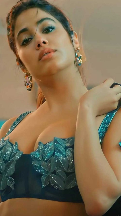 Janhvi Kapoor New Look