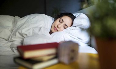 क्या आपको भी नहीं आती है रात में नींद, जानिए 7 कारण और 5 उपाय