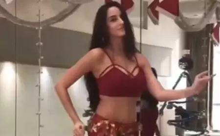 Nora Fatehi Looks Red Hot As She Shakes Her Belly On Dance - Swag Se Swagat Song