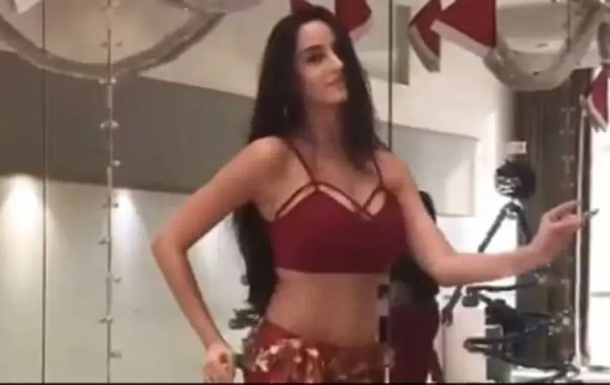 Nora Fatehi Looks Red Hot As She Shakes Her Belly On Dance - Swag Se Swagat Song